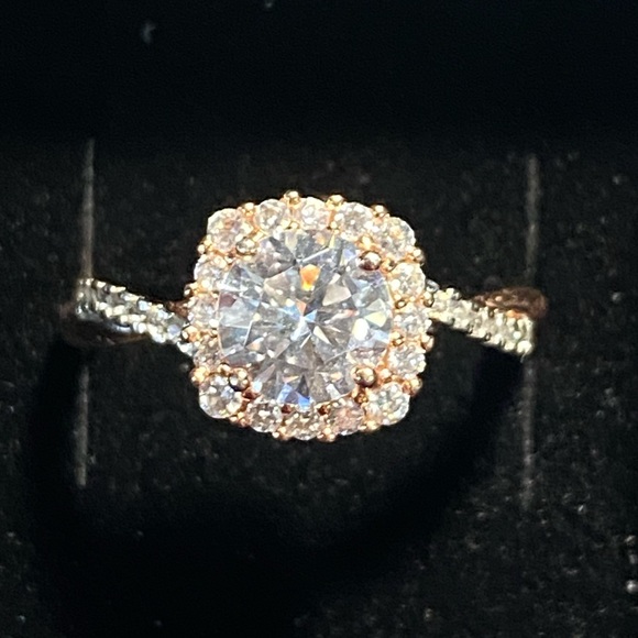 Sterling Silver and Rose Gold tone ring - Picture 3 of 4